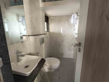 Bathroom in 2 BHK Apartment at Evershine Amavi 303 Phase 2, Vasai West – for Sale