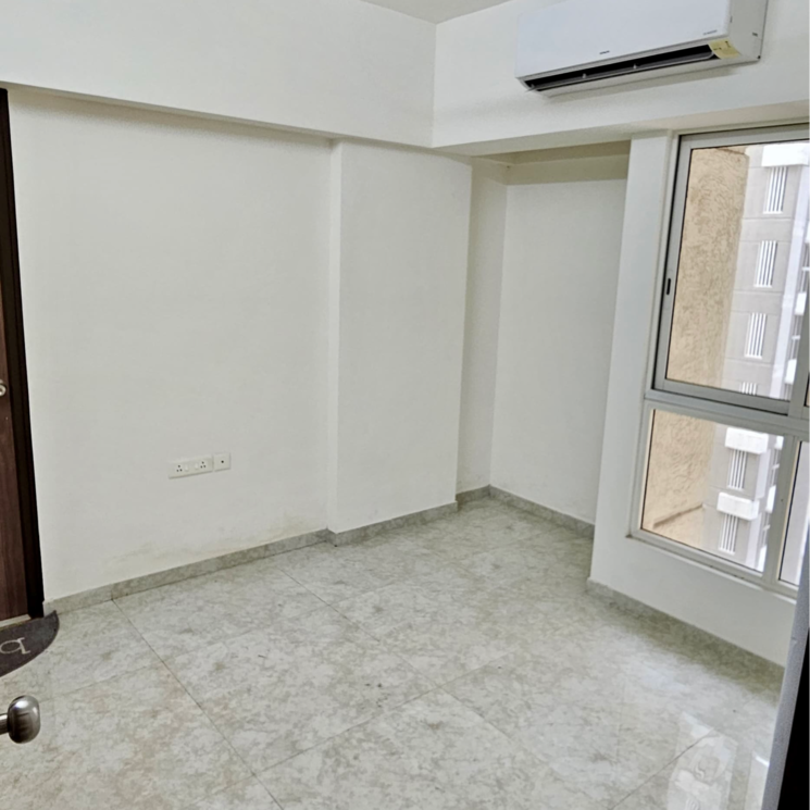 Room, lodha-amara-tower-32-and-33 1 Bedroom 472 Sq.Ft. Apartment In Sandoz Baug Thane 8188290