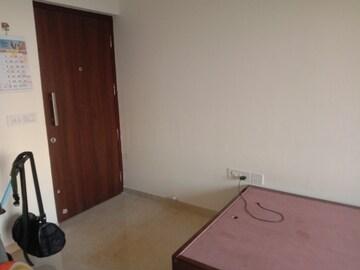 Room in 1.5 BHK Apartment at Sunteck Maxxworld 4, Naigaon East – for Sale