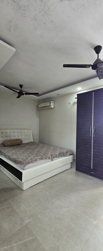 Bedroom in 1 RK Builder Floor at Janakpuri – for Rent
