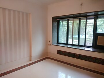 Room in 2 BHK Apartment at Deep Tower, Andheri West – for Rent