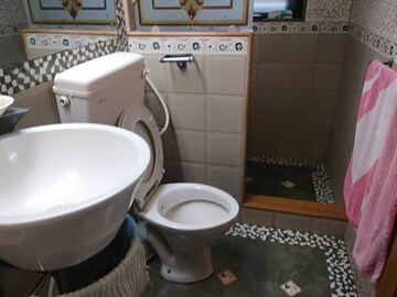 Bathroom in 2 BHK Apartment at Deep Tower, Andheri West – for Rent