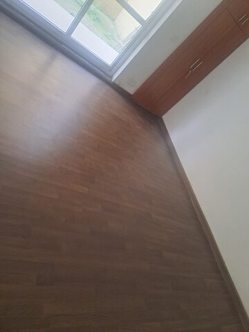 Furnished Amenities in 4 BHK Builder Floor at BPTP Park Towers, Sector 77 – for Rent