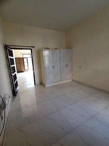 Room in 2 BHK Builder Floor at Sunny Enclave – for Rent