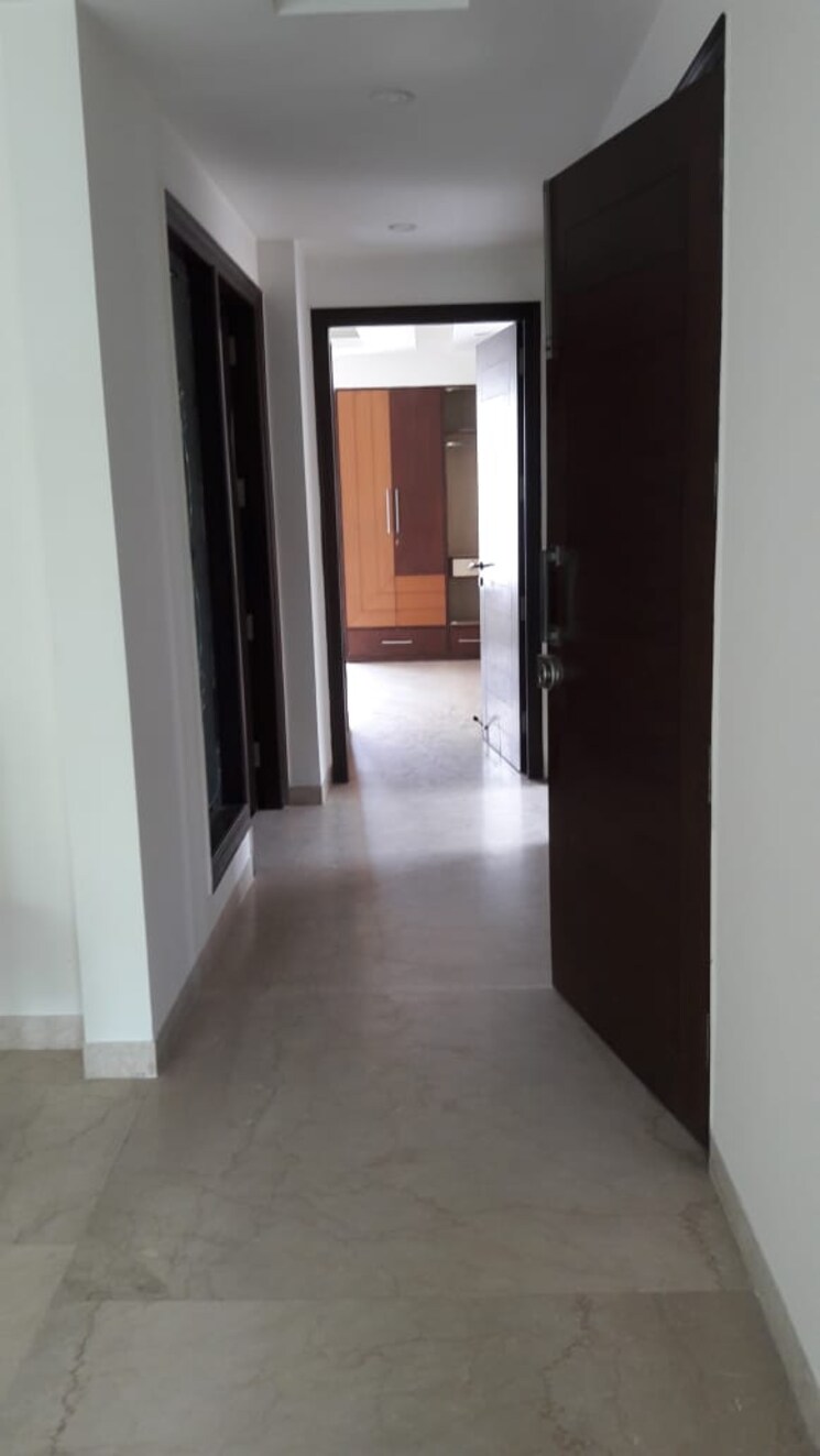 Room, east of kailash 3 Bedroom 1800 Sq.Ft. Builder Floor In East Of Kailash Delhi 8188390