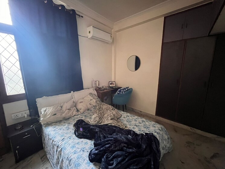 Bedroom, sector 55 6+ Bedroom 250 Sq.Mt. Independent House In Sector 55 Noida 8188406