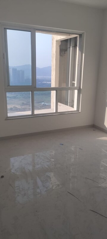 Room in 1 BHK Apartment at Puranik City Reserva, Ghodbunder – for Rent