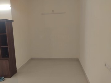 Room in 2 BHK Apartment at Hennur Plaza, Hennur – for Rent