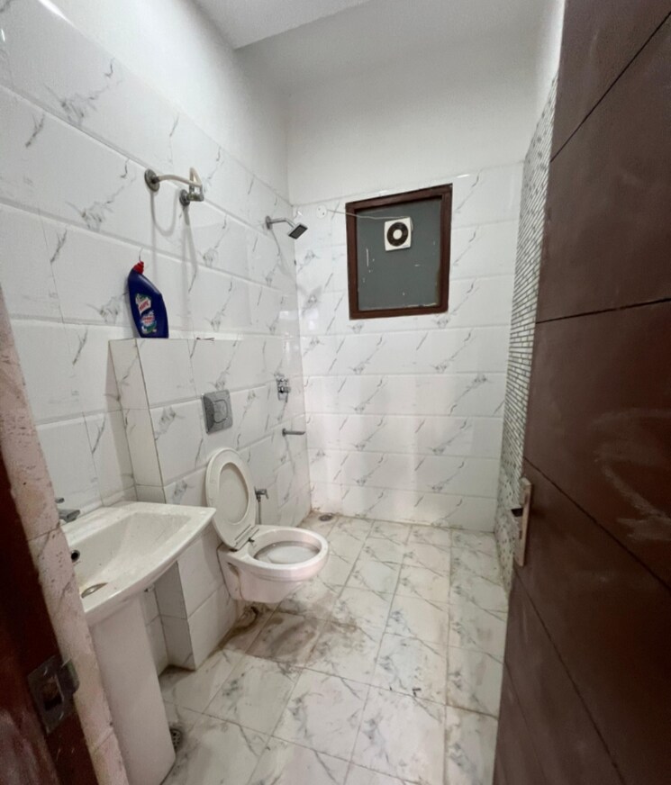 Bathroom, dhakoli village 3 Bedroom 1250 Sq.Ft. Builder Floor In Dhakoli Village Zirakpur 8188416