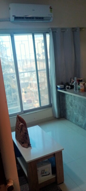 Room in 1 BHK Apartment at Bindra Complex, Andheri East – for Rent