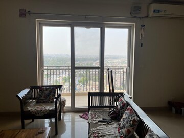 Team Area in 3 BHK Apartment at DLH Legacy, Juhu – for Rent