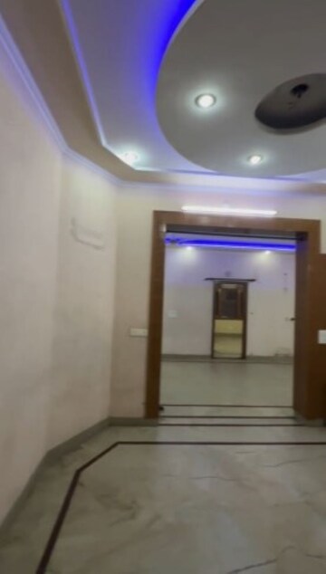 Building Lobby in 2.5 BHK Builder Floor at Sector 78 – for Sale