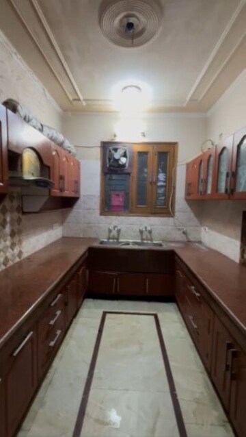 Kitchen in 2.5 BHK Builder Floor at Sector 78 – for Sale