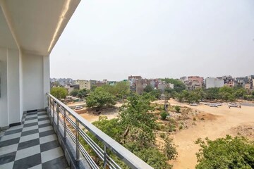 Balcony in 1 RK Apartment at Sector 38 – for Rent