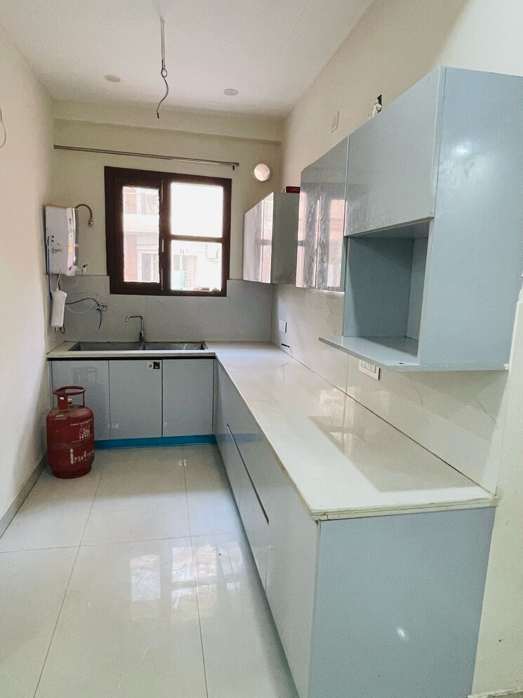 Kitchen, home-town 3 Bedroom 1350 Sq.Ft. Apartment In Patiala Road Zirakpur 8188524