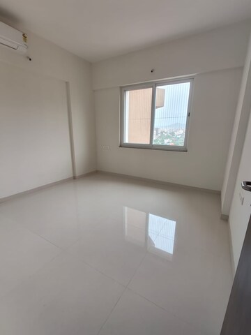 Room in 3 BHK Apartment at Kumar Princetown Royal, Undri – for Rent