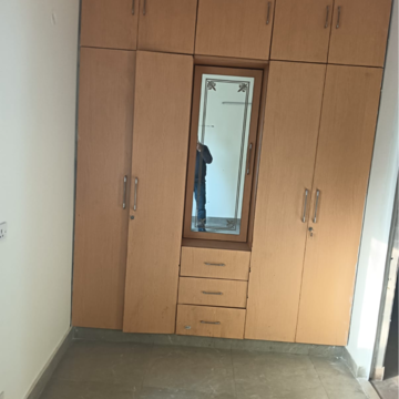Room in 3 BHK Apartment at Sheikh Sarai – for Sale