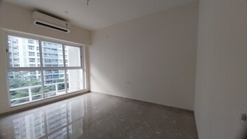 Room in 2 BHK Apartment at LnT Veridian, Powai – for Rent