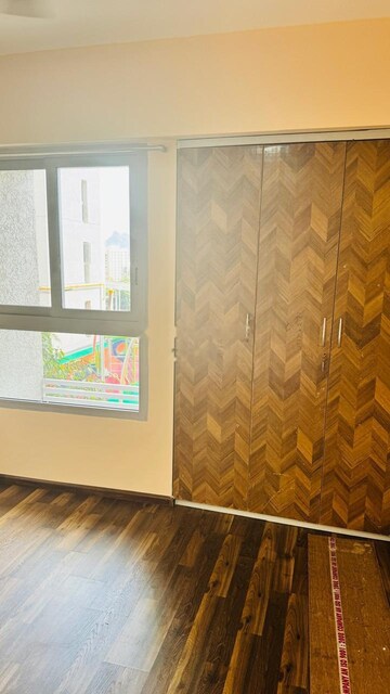 Room in 2 BHK Apartment at Piramal Vaikunth Vidit, Balkum Pada – for Rent