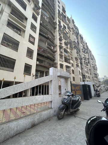 2 BHK Apartment For Rent in Dheeraj Ganga Malad West Mumbai  8188714