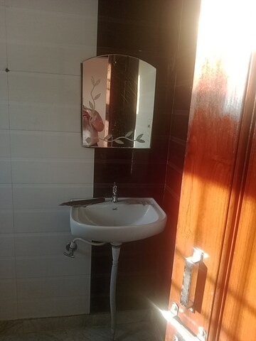Attached Bathroom in 2 BHK Builder Floor at Sector 18 – for Rent