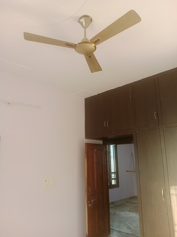 Room in 2 BHK Builder Floor at Sector 18 – for Rent