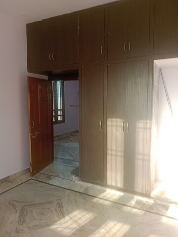 Room in 2 BHK Builder Floor at Sector 18 – for Rent