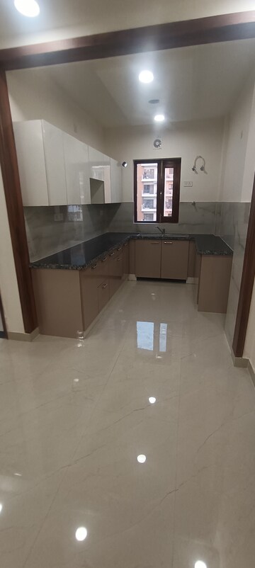 Kitchen in 2 BHK Builder Floor at Rps Palms, Sector 88 – for Sale