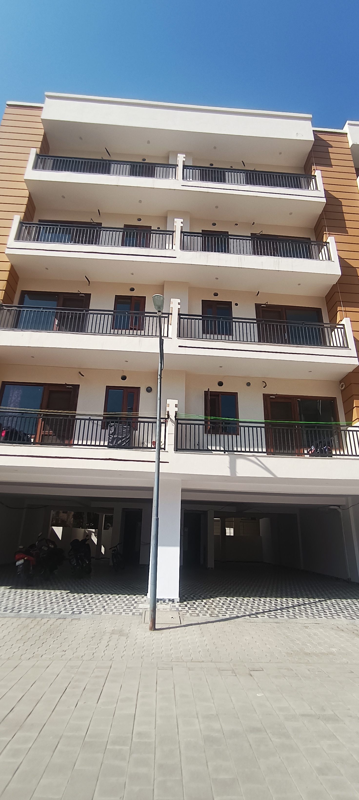 2 BHK + Pooja Room 125 Sq.Ft. Builder Floor in Rps Palms