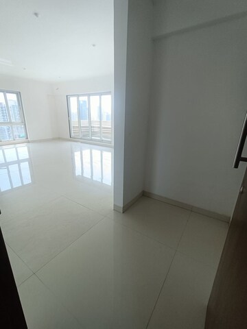 Room in 4 BHK Apartment at Pashmina Serene, Dadar East – for Sale