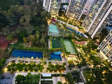 Master Plan in 3 BHK Apartment at Oberoi Realty Esquire, Goregaon East – for Rent
