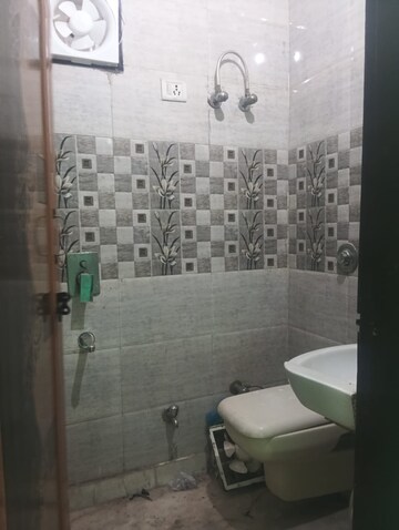Bathroom in 2 BHK Builder Floor at Rohini Sector 25 – for Rent