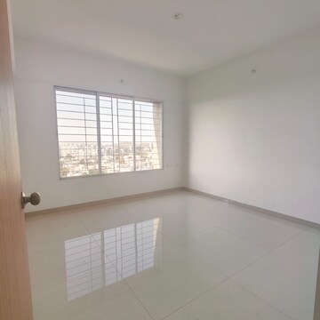 Room in 3 BHK Apartment at Kundan La Ventana, Kondhwa – for Rent