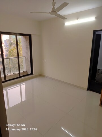Room in 2 BHK Apartment at Raajyam Amity Apartments, Vakola – for Rent