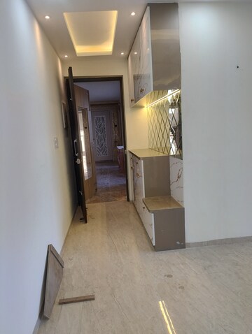 Furnished Amenities in 3 BHK Apartment at Omaxe Waterscapes, Gomti Nagar – for Rent