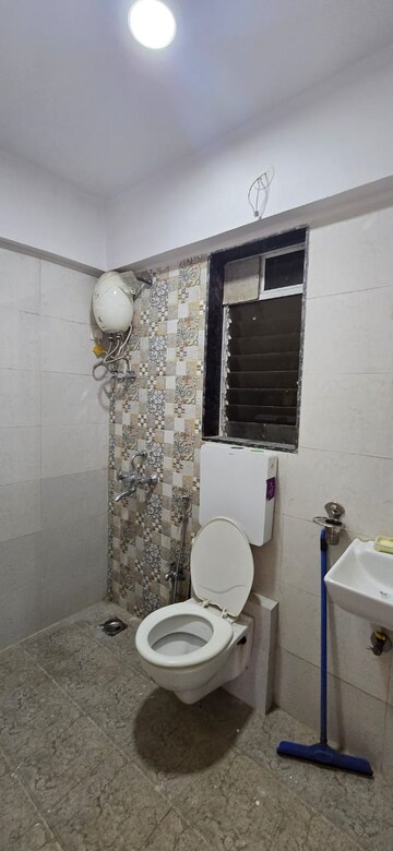 Master Bedroom in 2 BHK Apartment at Dharti Pressidio, Kandivali West – for Rent