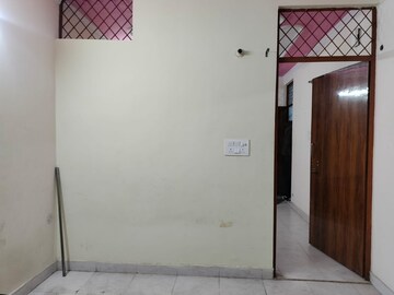 Room in 1 BHK Apartment at Sarita Vihar – for Rent