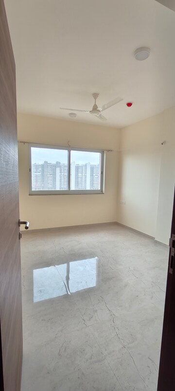 Room in 2 BHK Apartment at K Raheja Reserve, Mohammadwadi – for Rent
