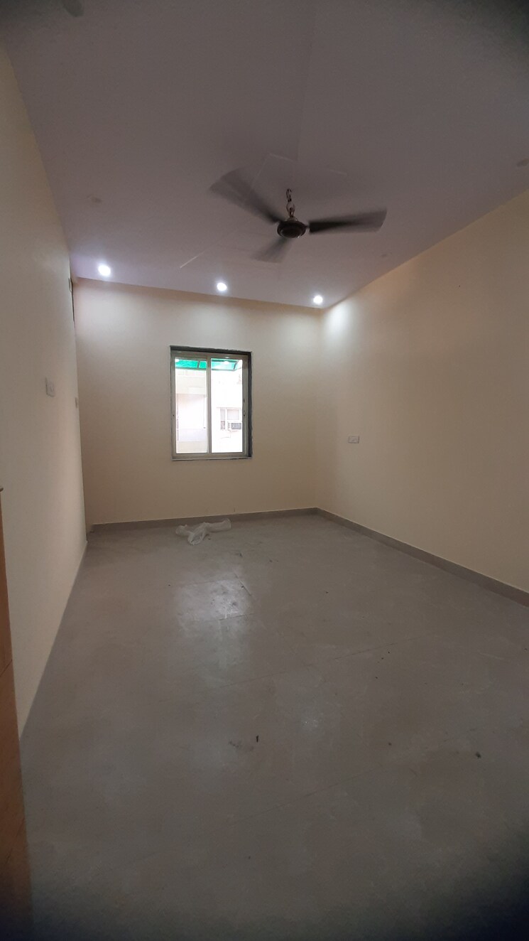 Room, hari nagar 2 Bedroom 100 Sq.Yd. Builder Floor In Hari Nagar Delhi 8188952