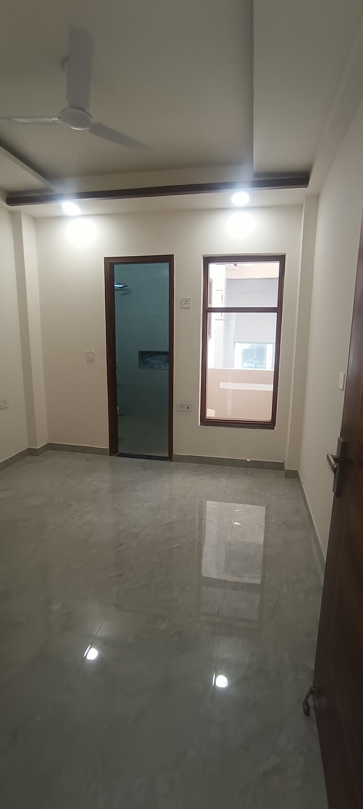 Room, bptp-district 3 Bedroom 150 Sq.Yd. Builder Floor In Sector 81 Faridabad 8189005