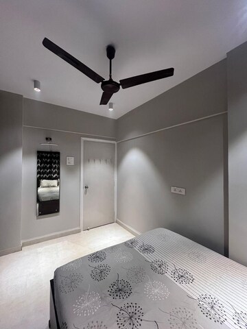 Furnished Amenities in 3 BHK Apartment at Oberoi Maxima, Andheri East – for Rent