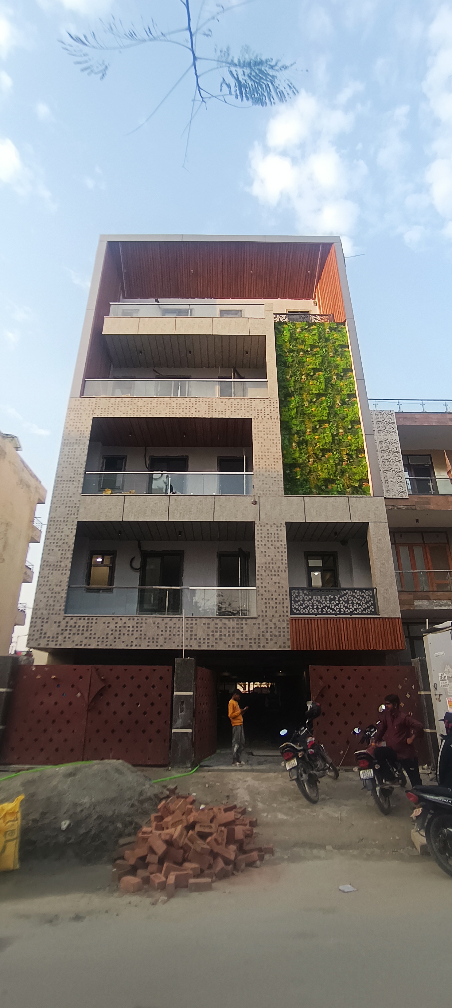 4 BHK + Pooja Room,Servant Room Builder Floor For Sale in BPTP District 3