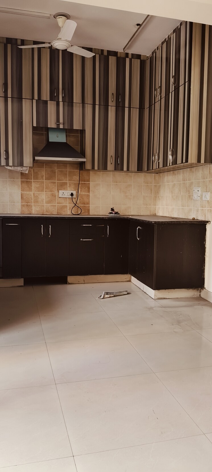 Kitchen, gardenia-golf-city 3 Bedroom 1550 Sq.Ft. Apartment In Sector 75 Noida 8189054