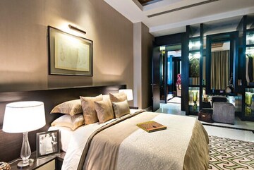 Bedroom in 4 BHK Apartment at Ahuja Towers, Prabhadevi – for Rent