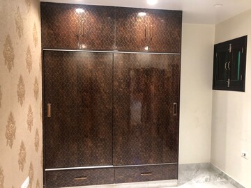 Furnished Amenities in 3 BHK Builder Floor at Rohini Sector 6 – for Rent