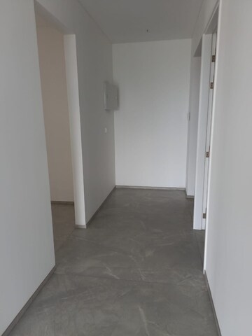 Room in 3.5 BHK Apartment at Clover Highlands, Kondhwa – for Rent