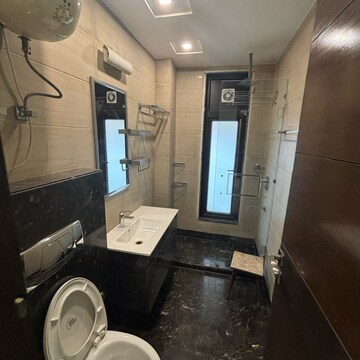 Team Area in 4 BHK Builder Floor at Green Park Extension – for Sale