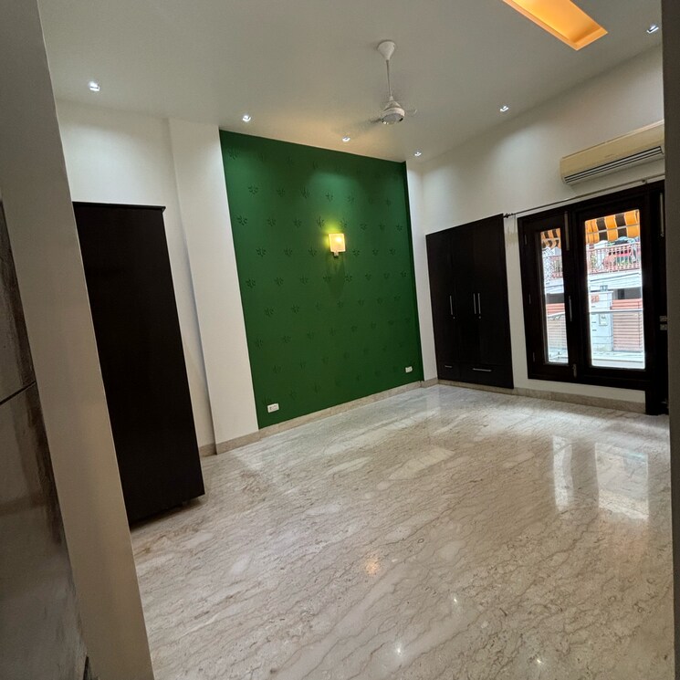 Room, green park extension 4 Bedroom 2700 Sq.Ft. Builder Floor In Green Park Extension Delhi 8189153