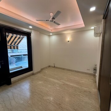Room in 4 BHK Builder Floor at Green Park Extension – for Sale