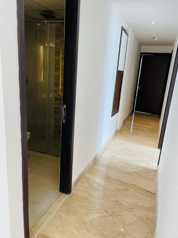 Building Lobby in 3 BHK Builder Floor at Supertech Supernova Nova Residences, Sector 94 – for Rent
